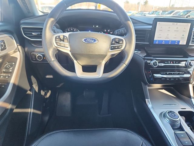 Certified 2023 Ford Explorer Limited w/ Equipment Group 301A image 9