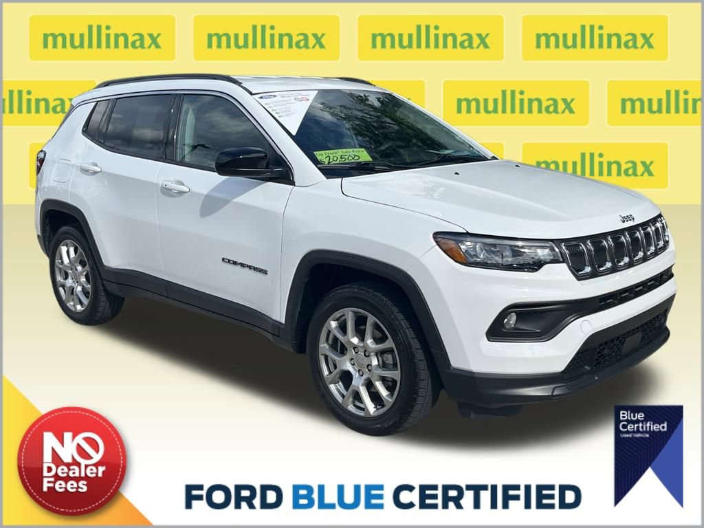 Used 2022 Jeep Compass Latitude image 1