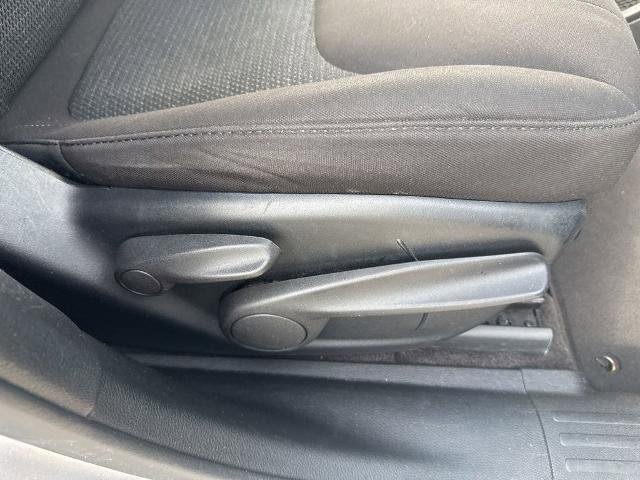 Used 2019 Jeep Cherokee Latitude w/ Popular Appearance Group image 32