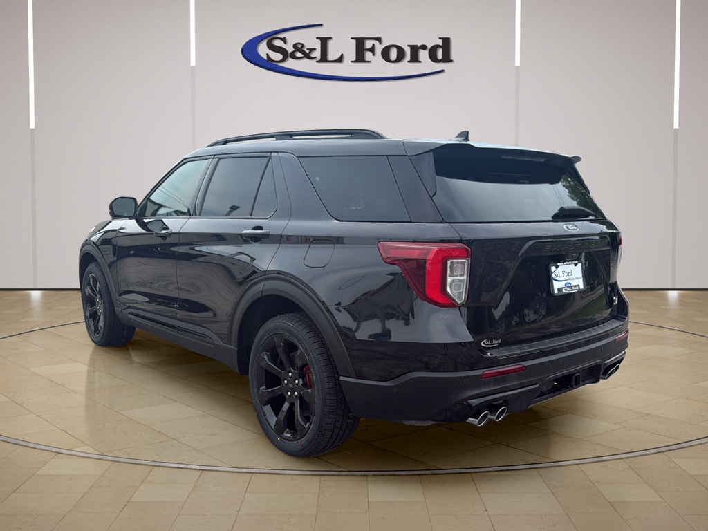 Certified 2023 Ford Explorer ST w/ Technology Package AWD/4WD image 5