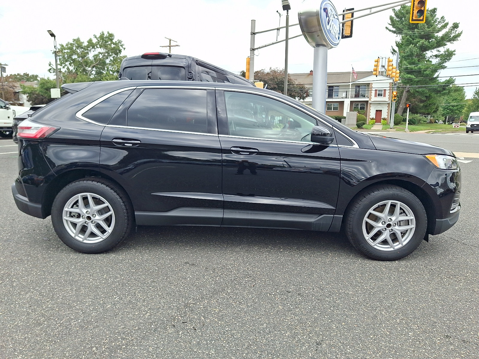 Certified 2024 Ford Edge SEL w/ Convenience Package AWD/4WD image 12