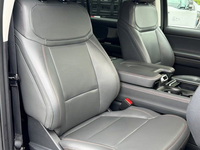 Certified 2025 Ford Expedition Active AWD/4WD image 17