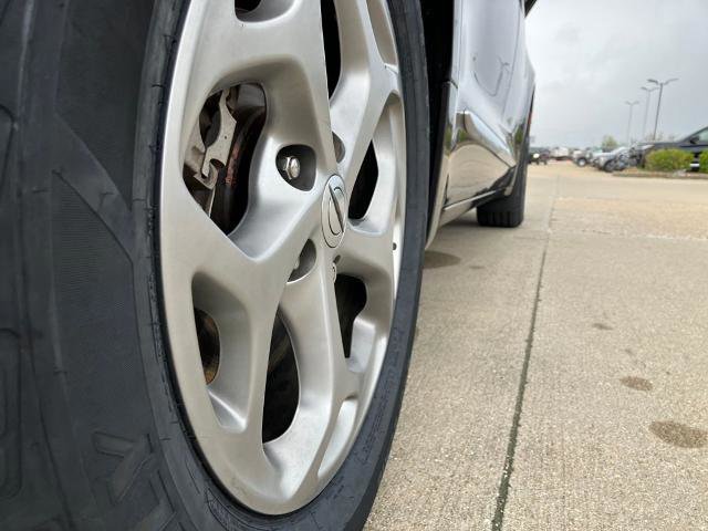 Used 2023 Chrysler Pacifica Limited AWD/4WD image 9