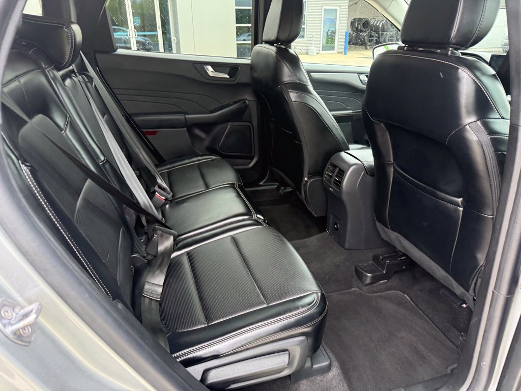 Certified 2024 Ford Escape Platinum AWD/4WD image 18