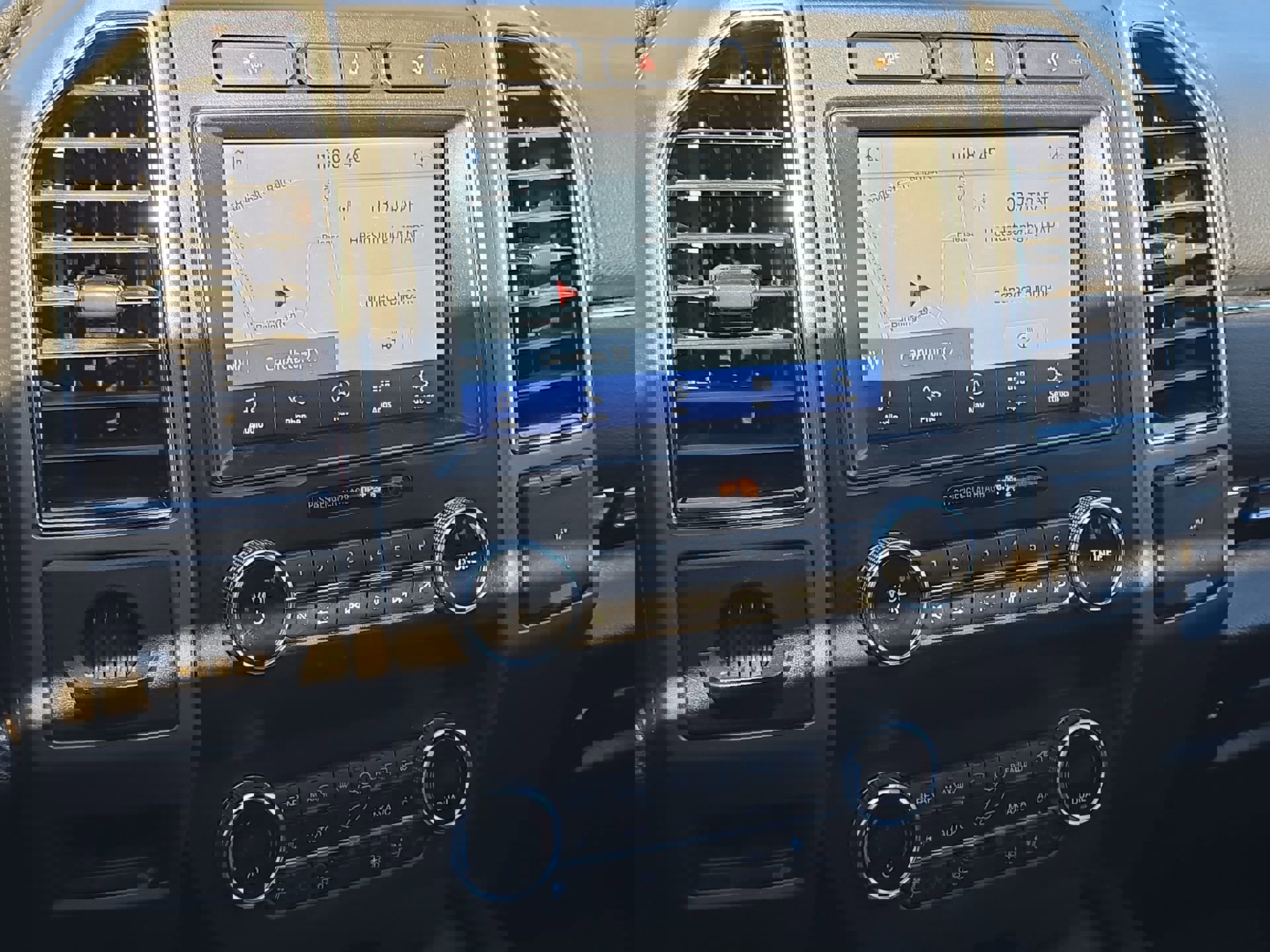 Certified 2020 Ford Expedition Max XLT w/ Equipment Group 202A image 16