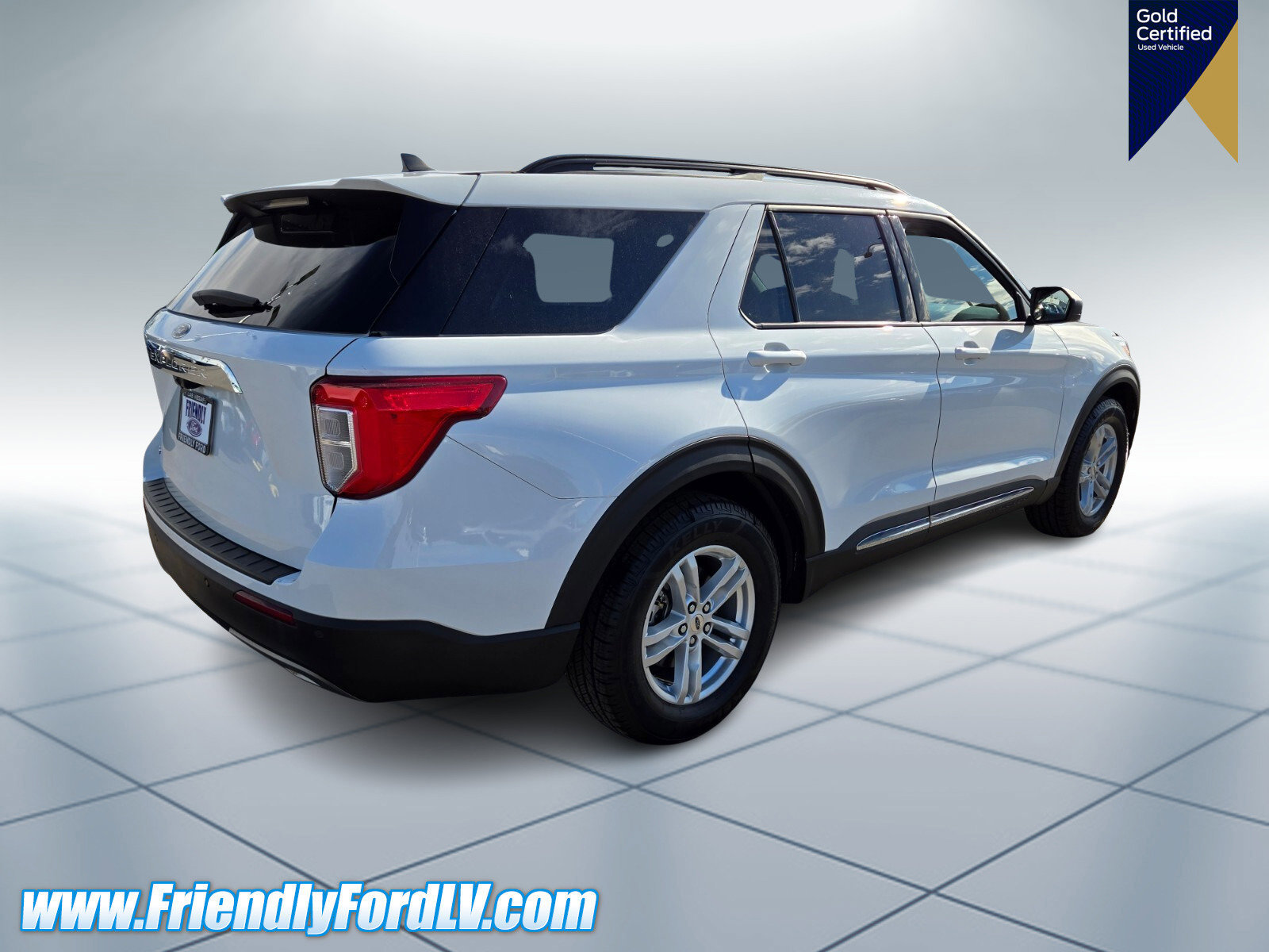 Certified 2021 Ford Explorer XLT w/ Equipment Group 202A image 4