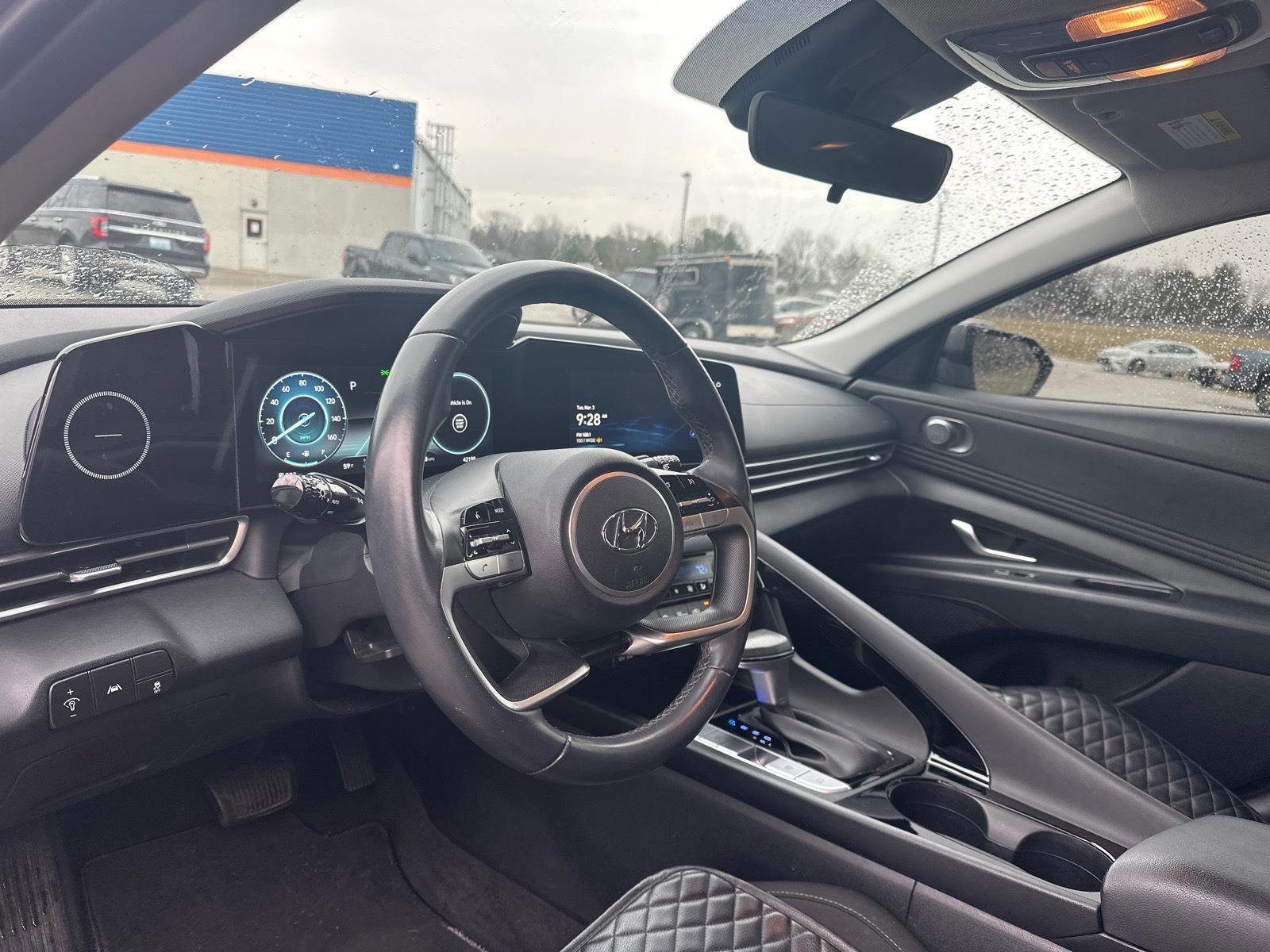 Used 2023 Hyundai Elantra SEL w/ Convenience Package image 15