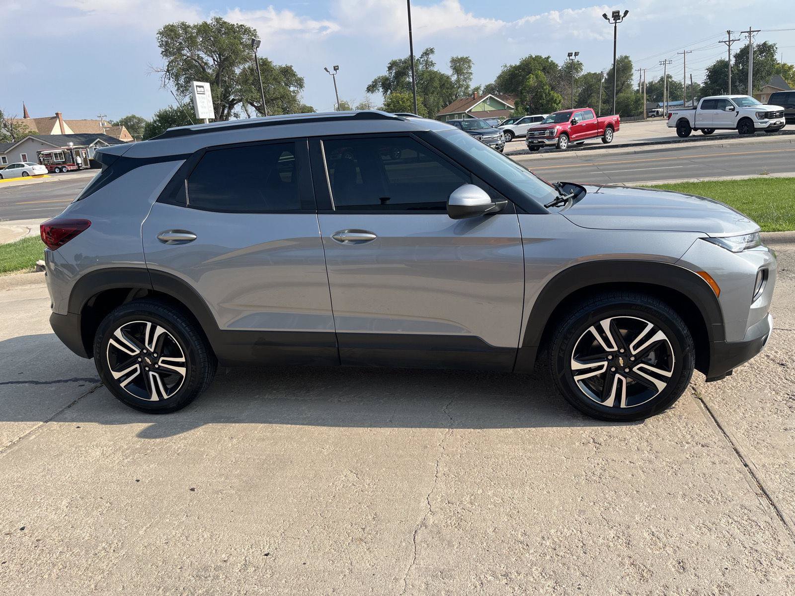 Used 2023 Chevrolet TrailBlazer LT w/ Convenience Package FWD image 5