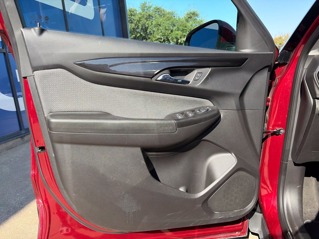 Used 2025 Chevrolet TrailBlazer LT AWD/4WD image 21