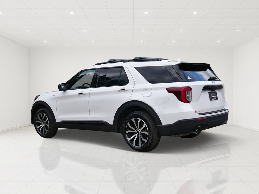 Certified 2023 Ford Explorer ST-Line AWD/4WD image 5