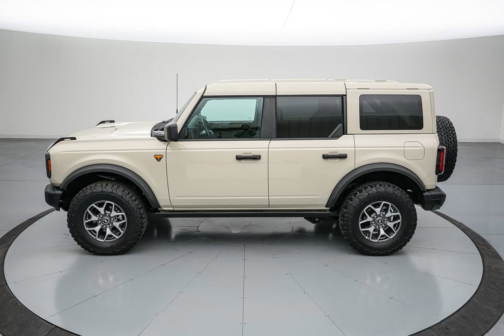 Certified 2025 Ford Bronco Badlands image 2