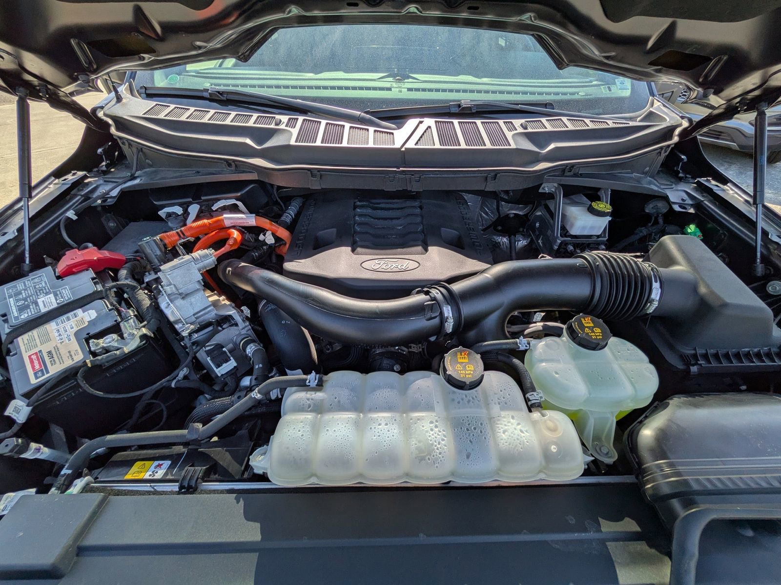 Certified 2021 Ford F150 XLT w/ Equipment Group 302A High image 5