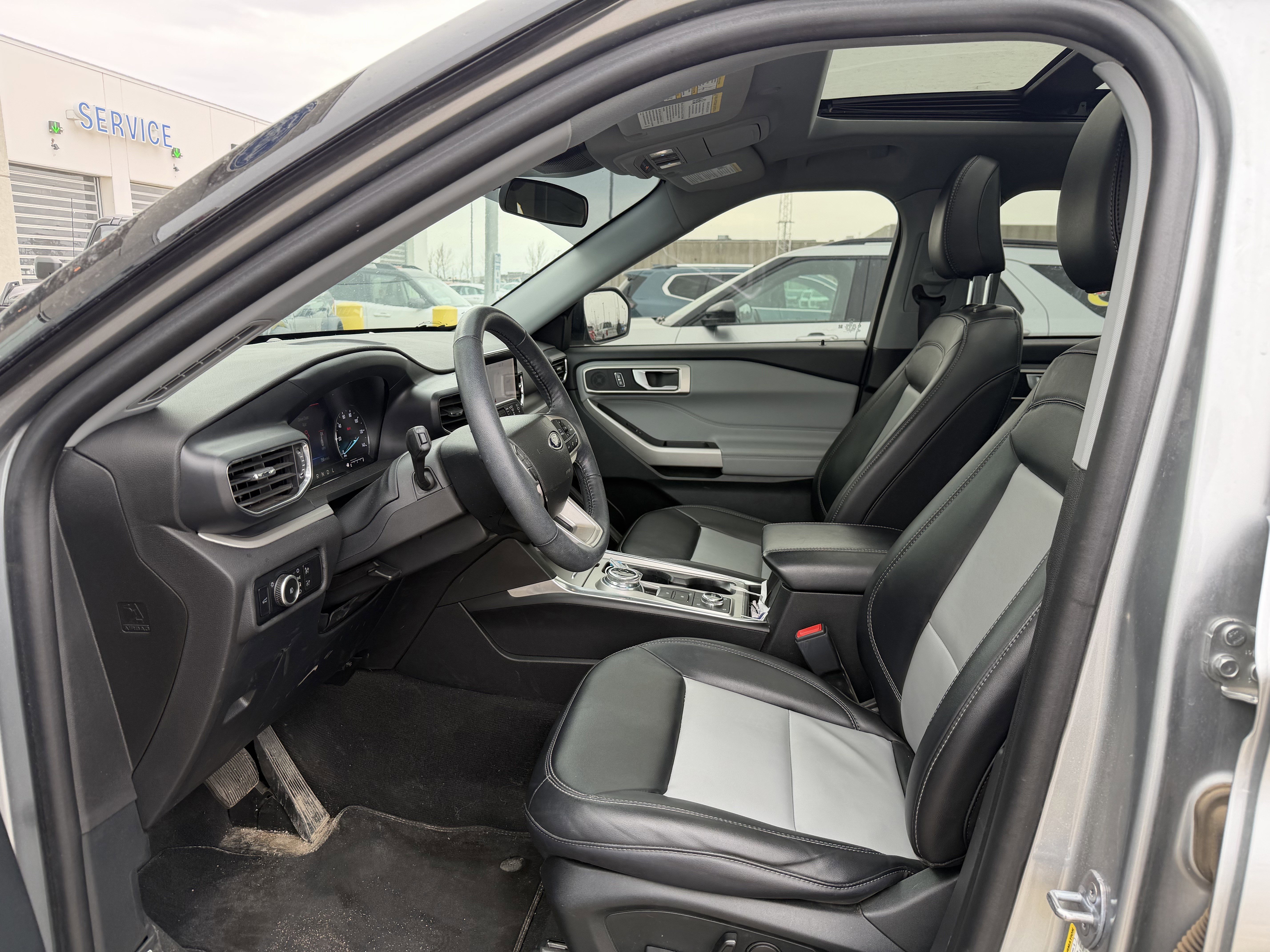 Certified 2023 Ford Explorer XLT w/ Equipment Group 202A image 7