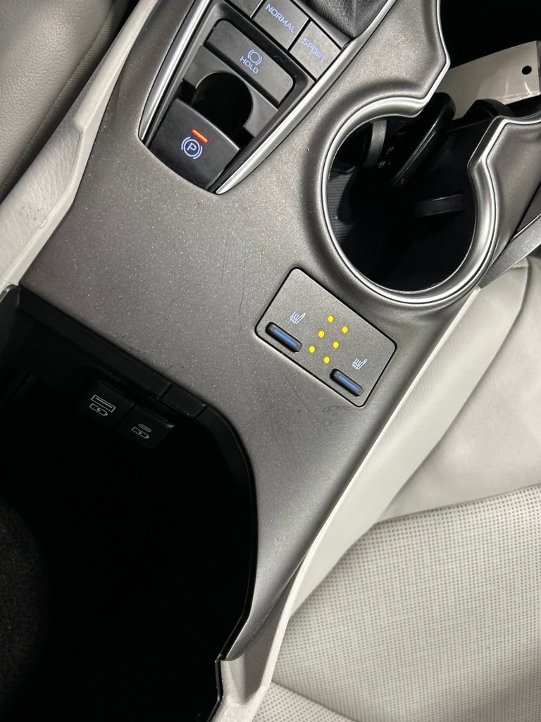 Used 2021 Toyota Camry XLE w/ Navigation Package FWD image 24