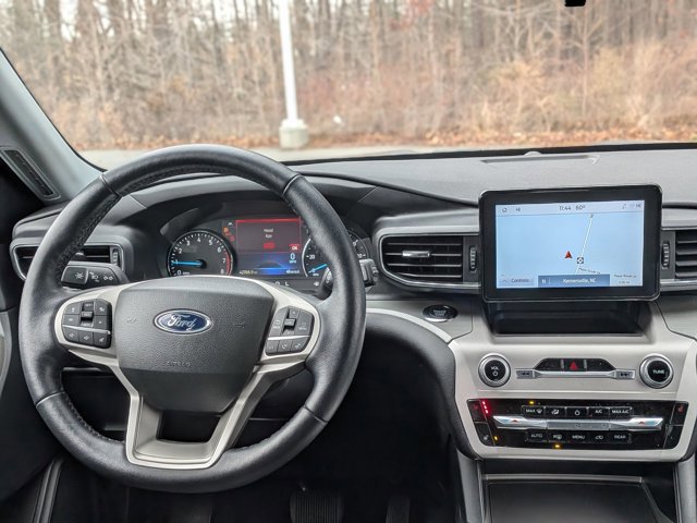 Certified 2022 Ford Explorer XLT w/ Equipment Group 202A image 31