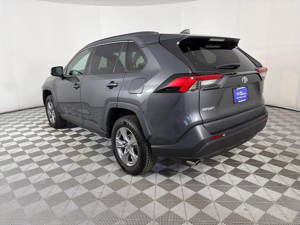 Used 2024 Toyota RAV4 XLE AWD/4WD image 5