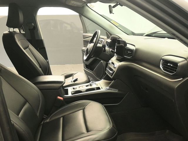 Certified 2022 Ford Explorer XLT w/ Equipment Group 202A image 16