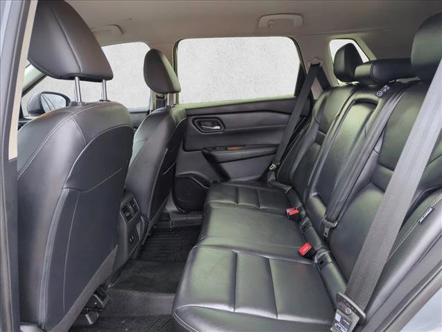 Used 2025 Nissan Rogue SL image 19