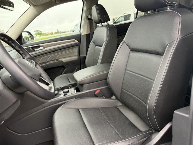 Used 2023 Volkswagen Atlas SEL AWD/4WD image 13