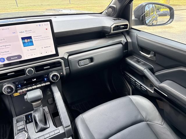Used 2025 Toyota 4Runner Limited AWD/4WD image 16