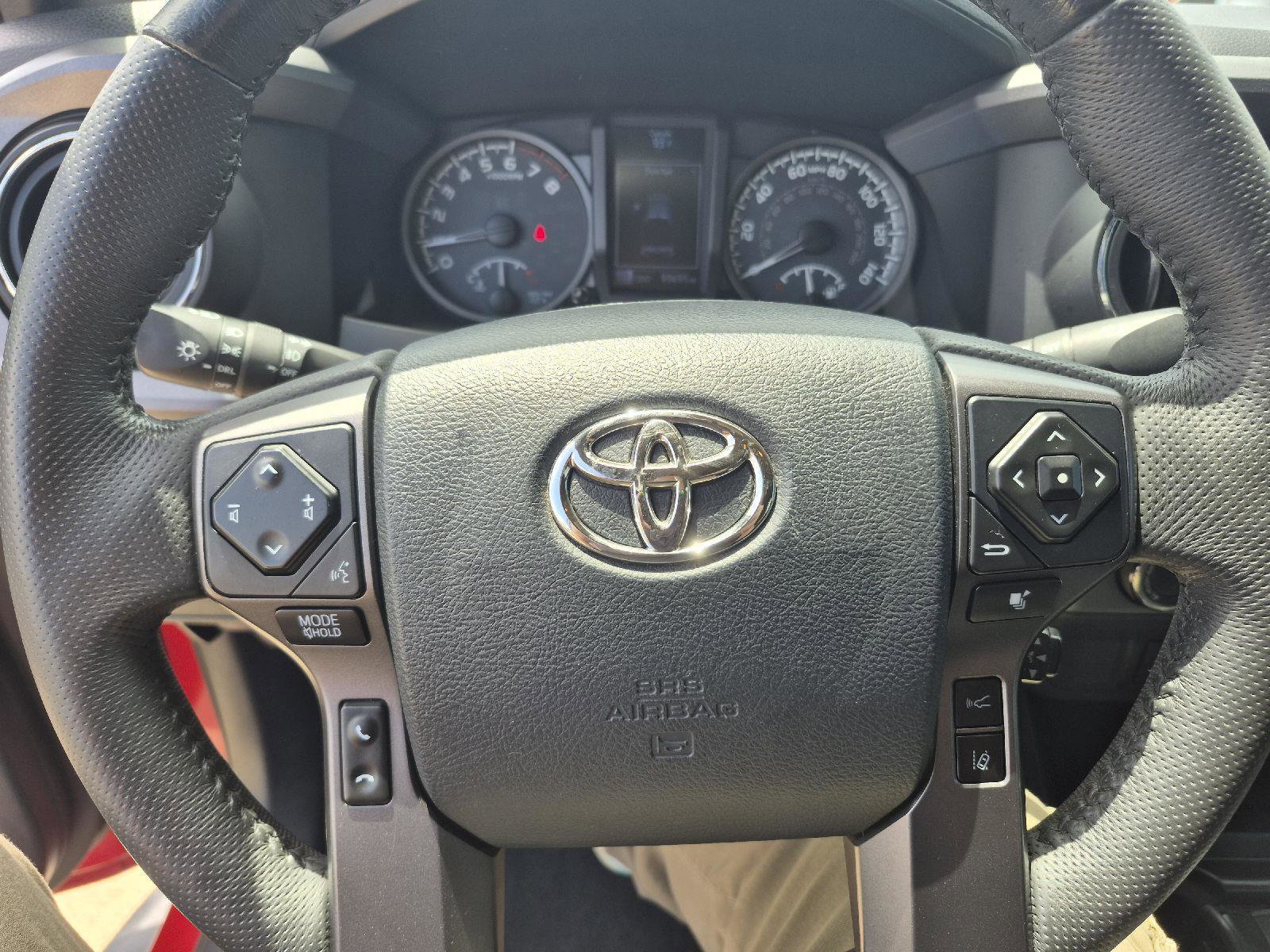 Used 2019 Toyota Tacoma TRD Off-Road AWD/4WD image 7