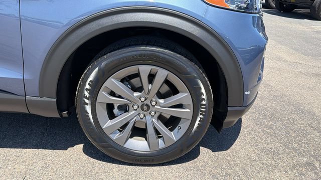 Certified 2021 Ford Explorer XLT w/ Equipment Group 202A AWD/4WD image 9