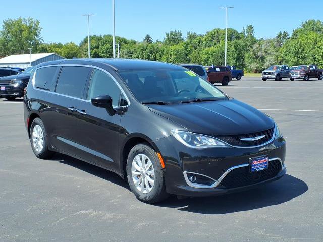 Used 2019 Chrysler Pacifica Touring Plus w/ Advanced Safetytec Group FWD image 8