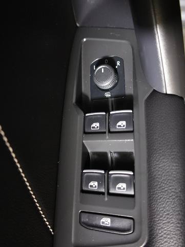 Used 2022 Volkswagen Tiguan SE AWD/4WD image 29