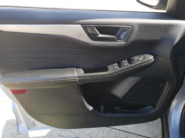 Certified 2022 Ford Escape SE w/ SE Sport Appearance Package image 11