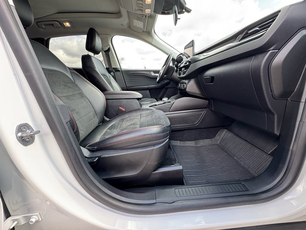 Certified 2022 Ford Escape SEL w/ SEL Stealth AWD Package image 13