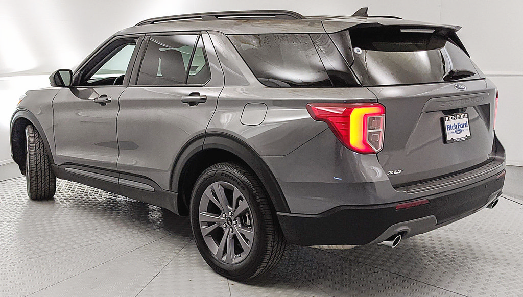 Certified 2023 Ford Explorer XLT w/ Equipment Group 202A AWD/4WD image 4