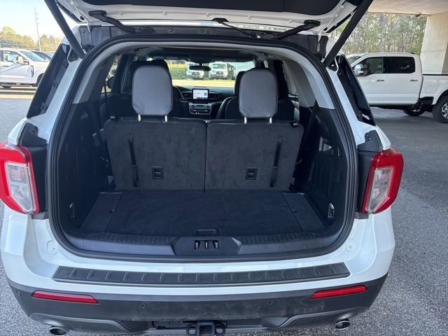 Certified 2023 Ford Explorer XLT w/ Equipment Group 202A image 9