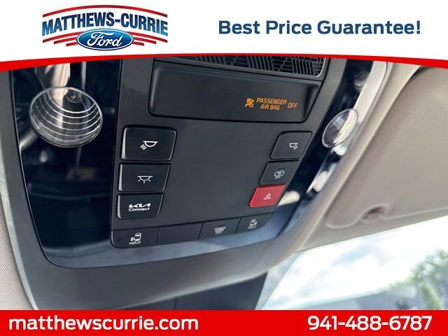 Used 2025 Kia Carnival FWD image 23