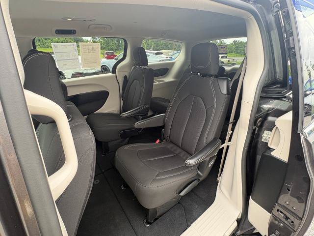 Used 2023 Chrysler Voyager LX FWD image 30