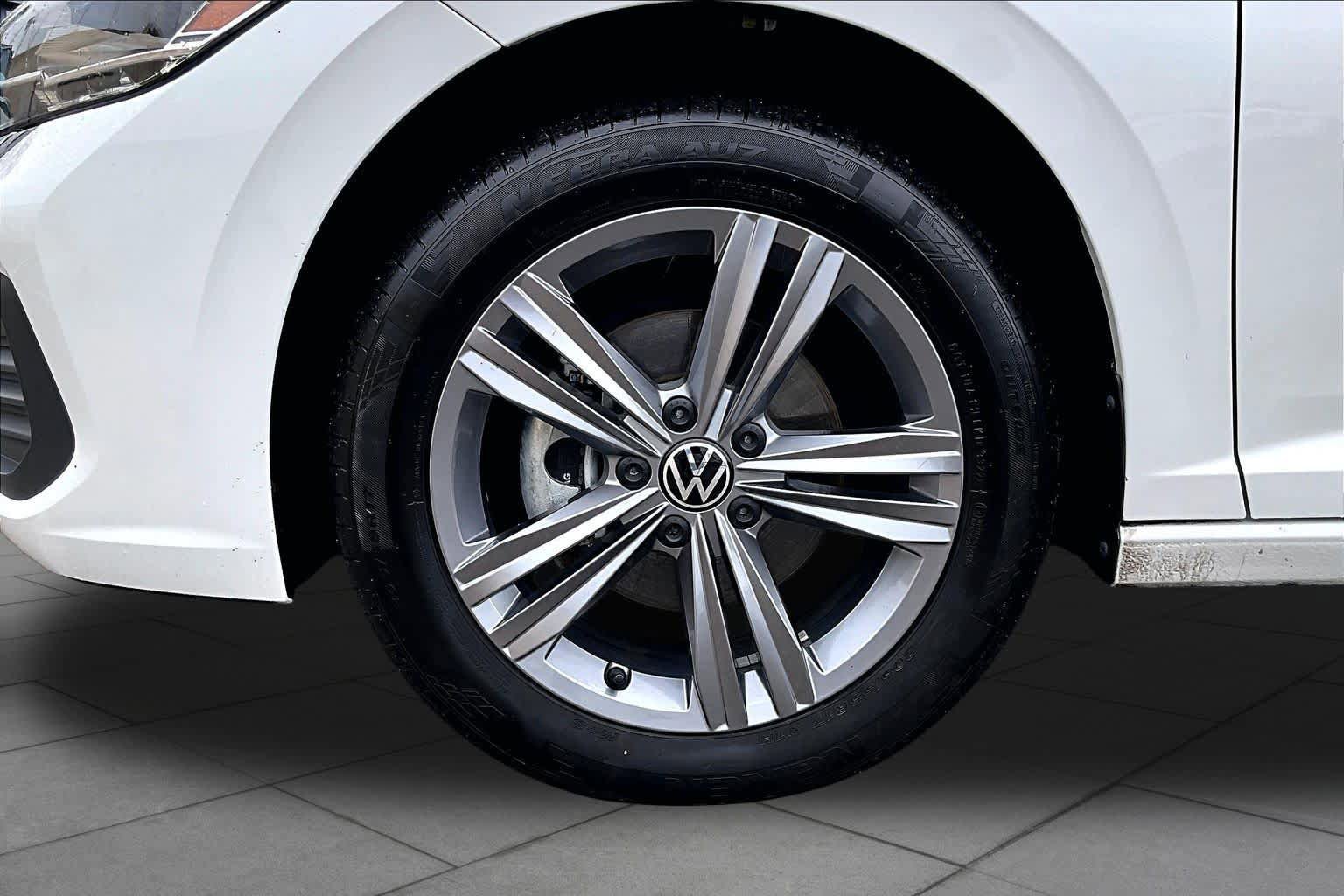 Used 2023 Volkswagen Jetta SE FWD image 10