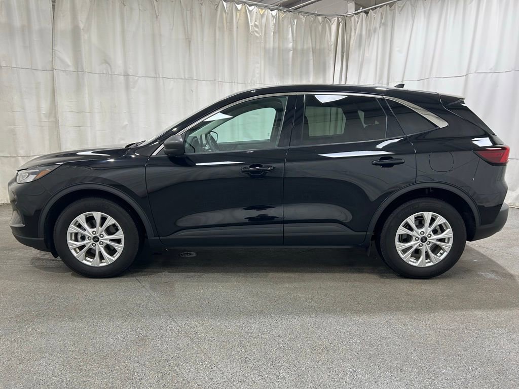 Certified 2024 Ford Escape Active w/ Cold Weather Package image 2