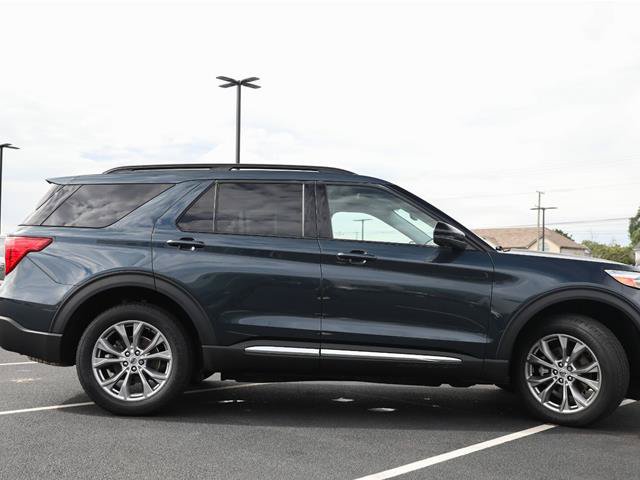 Certified 2022 Ford Explorer XLT w/ Equipment Group 202A AWD/4WD image 9