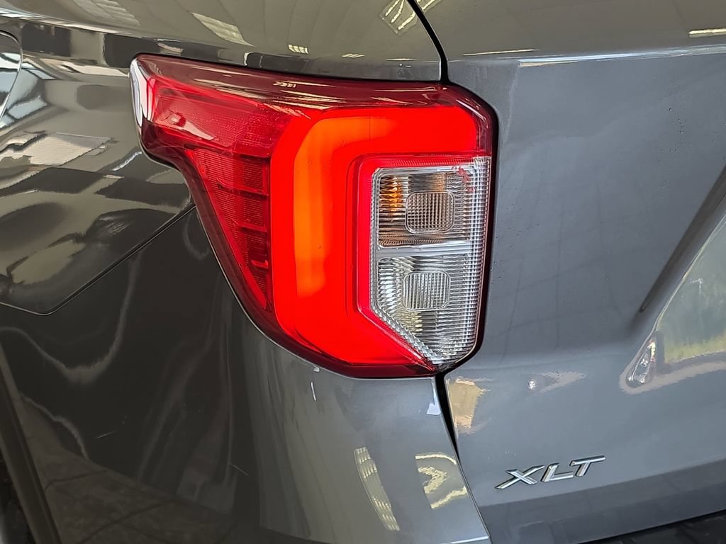 Certified 2023 Ford Explorer XLT w/ Equipment Group 202A AWD/4WD image 31