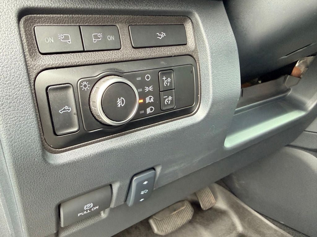 Certified 2024 Ford F250 Lariat w/ Lariat Ultimate Package AWD/4WD image 30