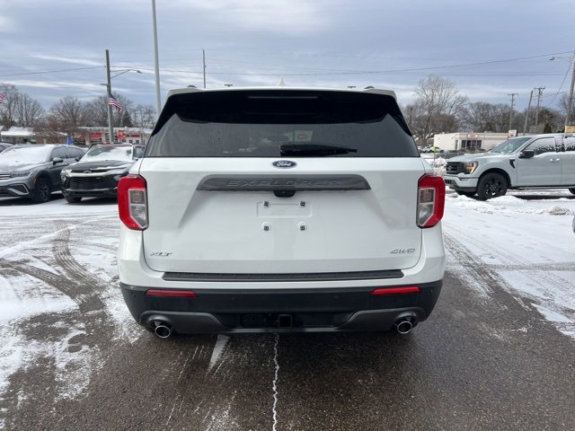 Certified 2023 Ford Explorer XLT w/ Equipment Group 202A image 5
