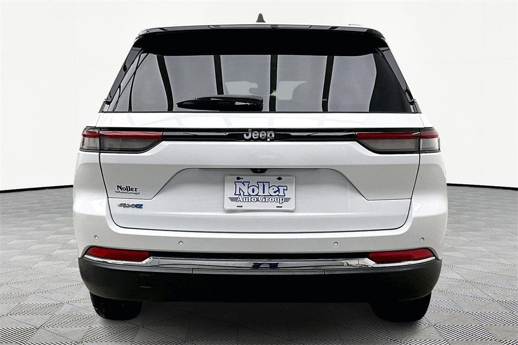 Used 2022 Jeep Grand Cherokee Limited 4xe image 3