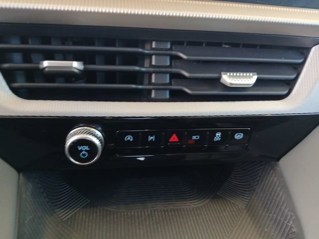 Certified 2025 Ford Explorer Active w/ Active Comfort Package image 21