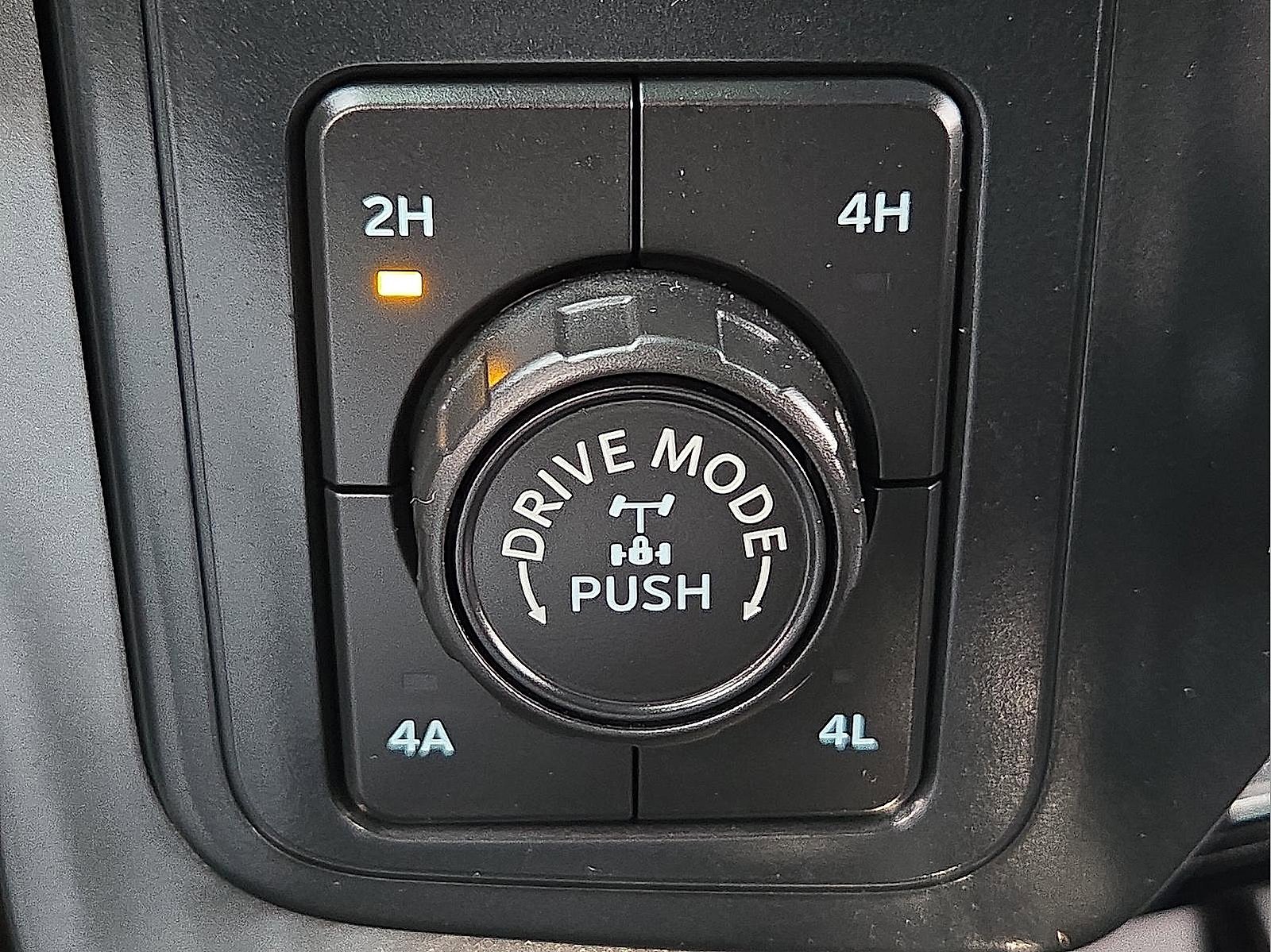 Certified 2022 Ford F150 Lariat w/ Equipment Group 502A High image 19