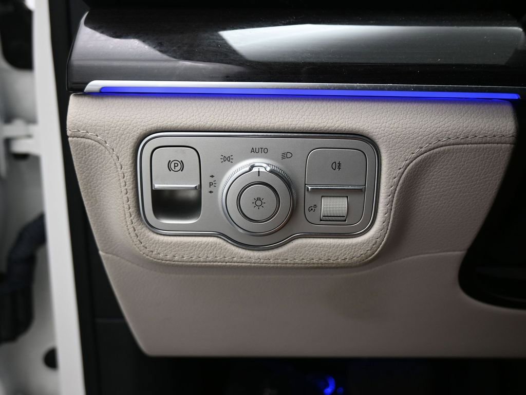 Used 2021 Mercedes-Benz GLS 450 4MATIC image 13