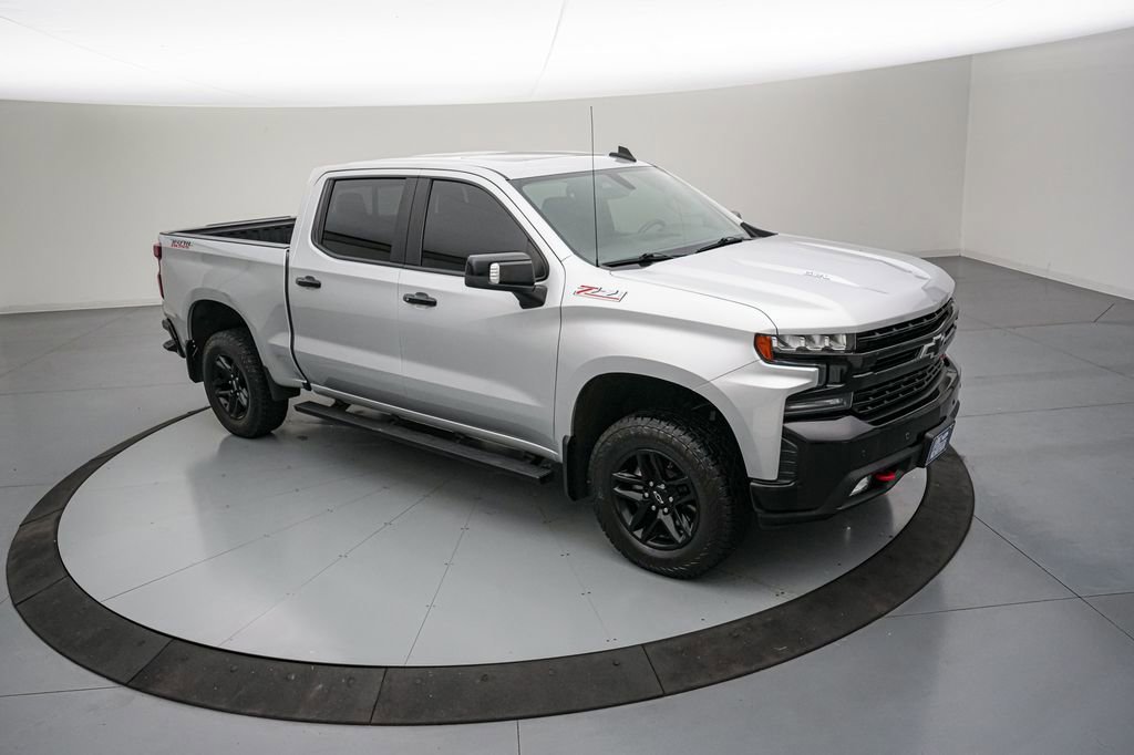 Used 2021 Chevrolet Silverado 1500 LT Trail Boss w/ Convenience Package II AWD/4WD image 2