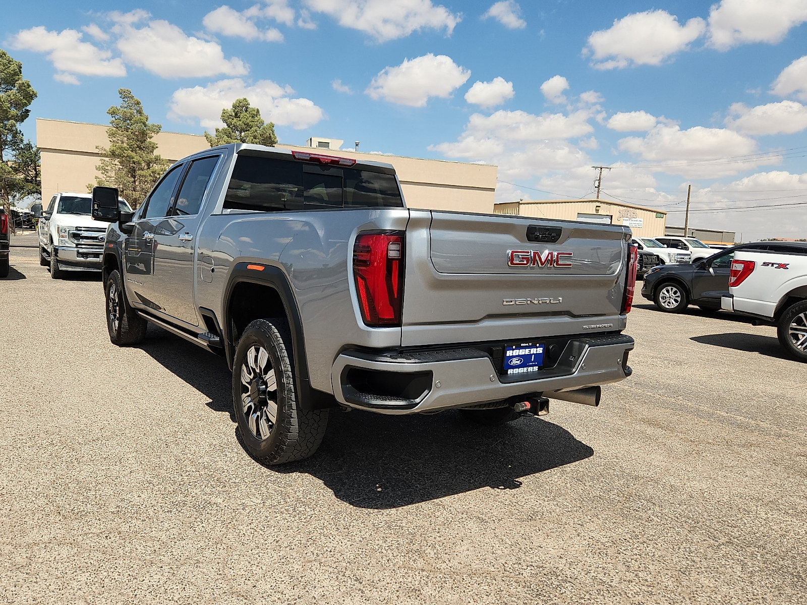 Used 2025 GMC Sierra 2500 Denali w/ Denali Reserve Package AWD/4WD image 5