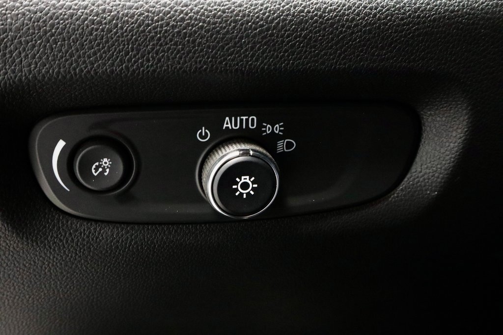 Used 2023 Chevrolet Traverse LT image 26