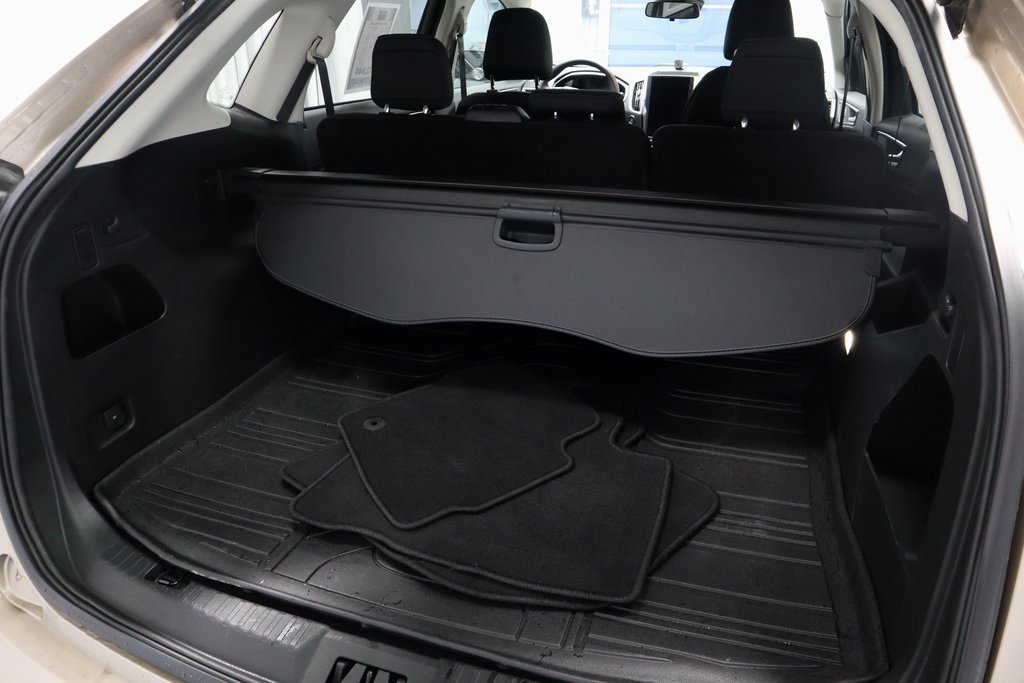 Certified 2021 Ford Edge SE image 12