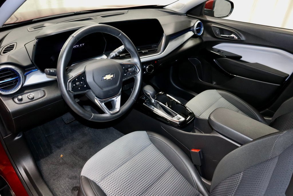 Used 2024 Chevrolet Trax LT w/ Driver Confidence Package image 25
