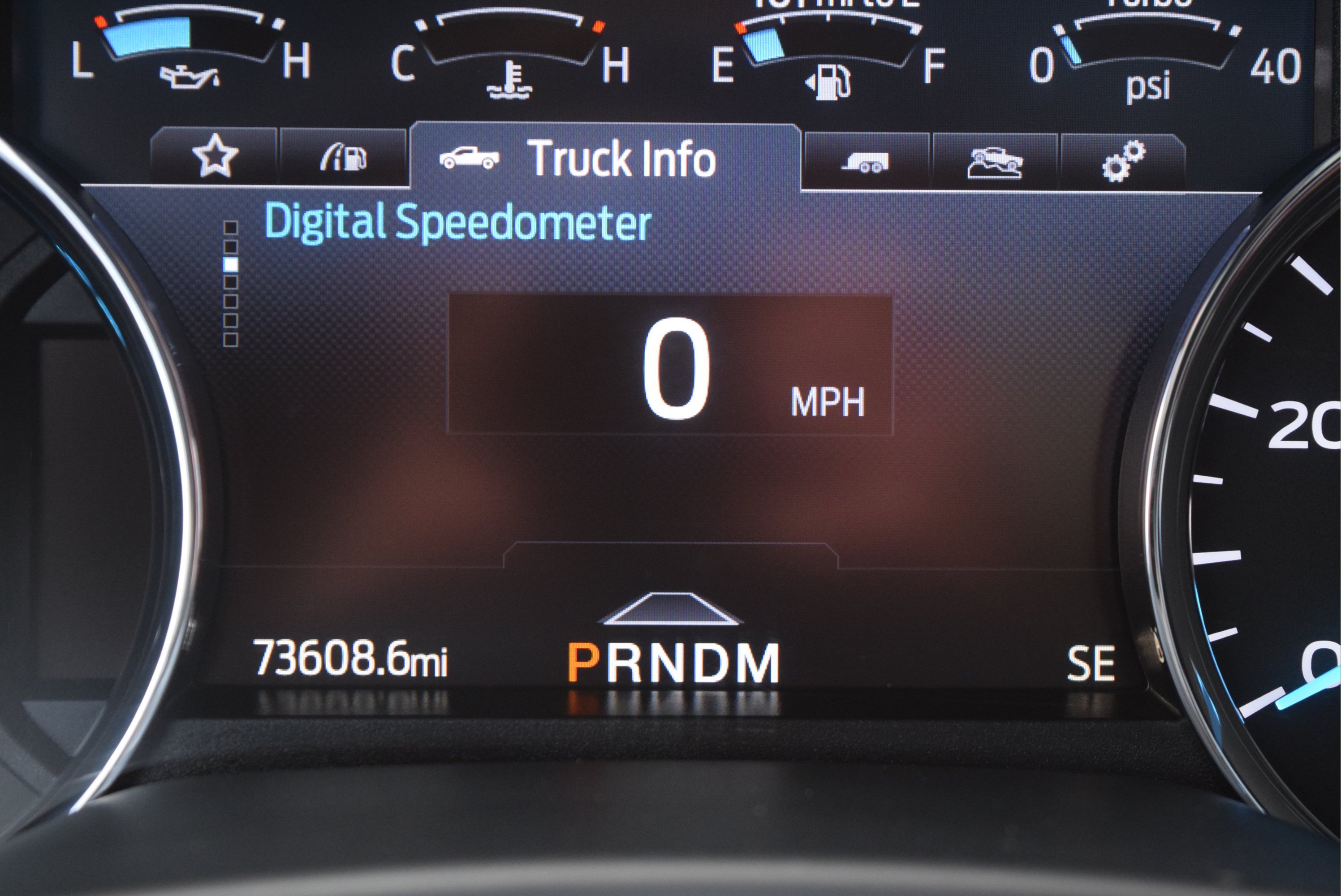 Certified 2022 Ford F350 Platinum w/ FX4 Off-Road Package AWD/4WD image 15